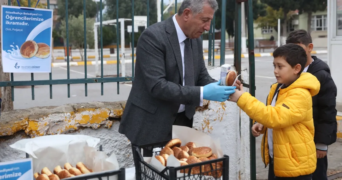 İzmir Güzelbahçe’den çocuklara okul sürprizi