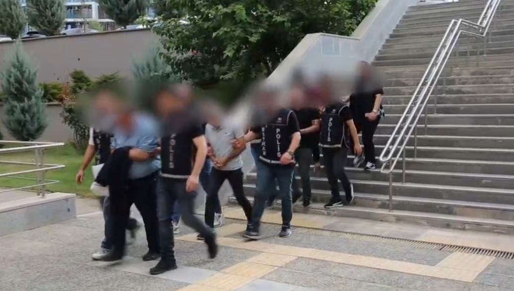 devlet memuru olma sozu verdiler 30 milyon lira dolandirildilar v1j3Yv47