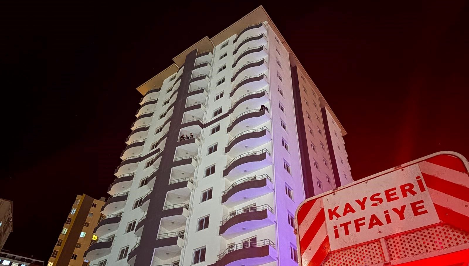 muteahhitten parasini alamayinca intihara kalkisti Ggq8ZaFt