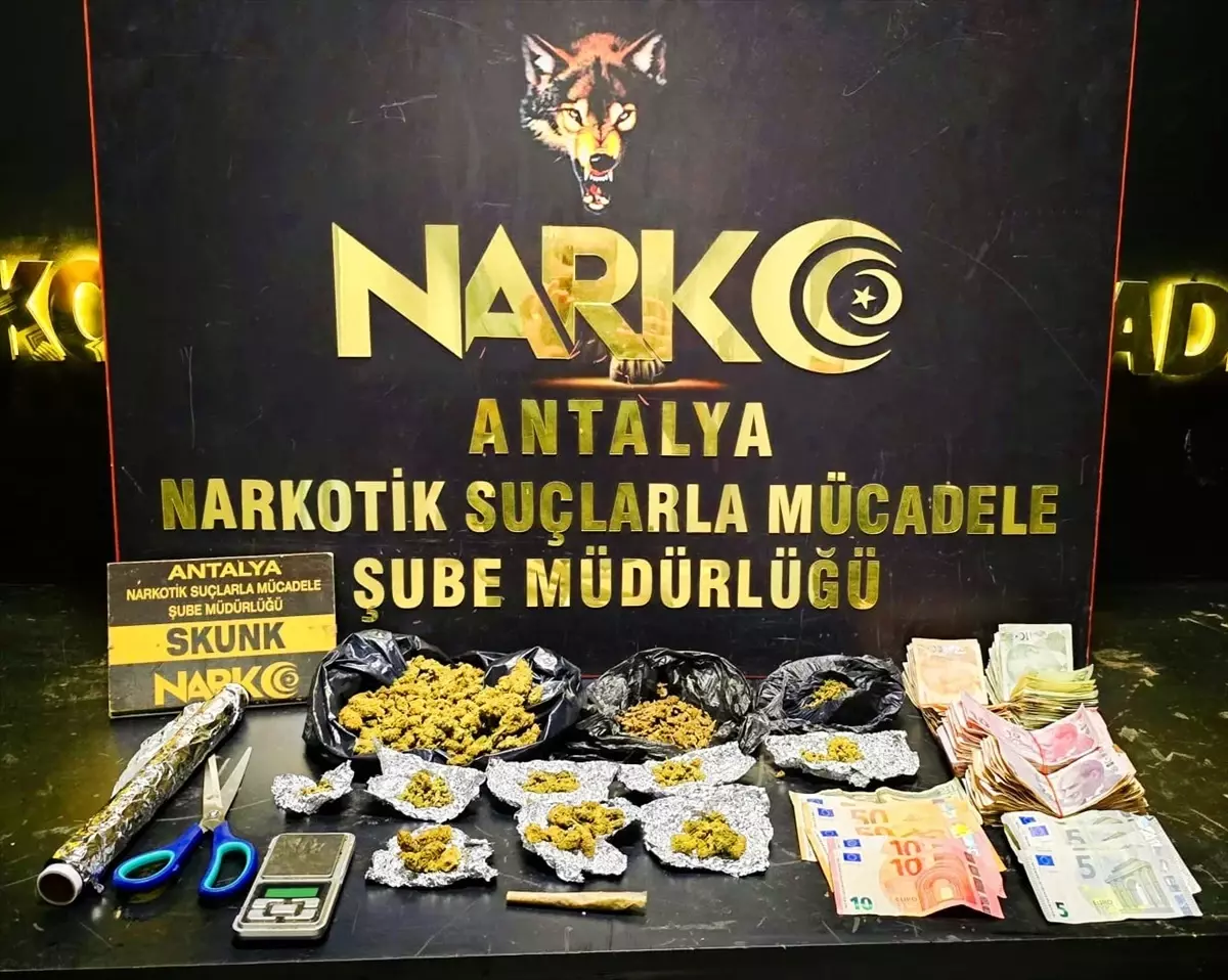 antalyada uyusturucu operasyonu 33 gozalti hf83wM2B.jpg