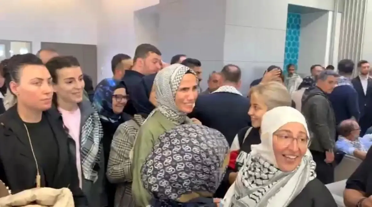 isgalden kurtarilan aktivistler istanbulda 9sEgMxNv