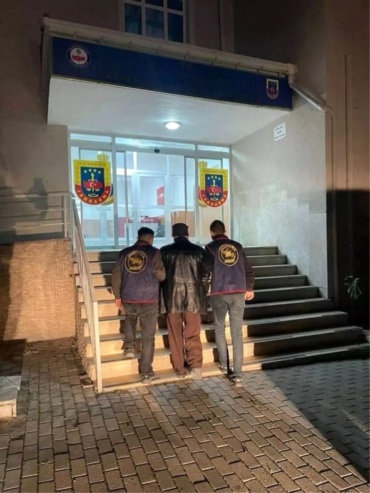 kutahyada cinsel istismar hukumlusu yakalandi AJXHmi8a.jpg