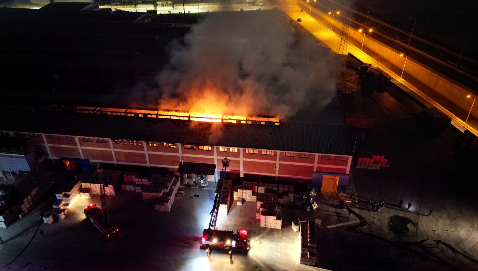 manisada granit fabrikasinda yangin Xfsw1PtH.jpg