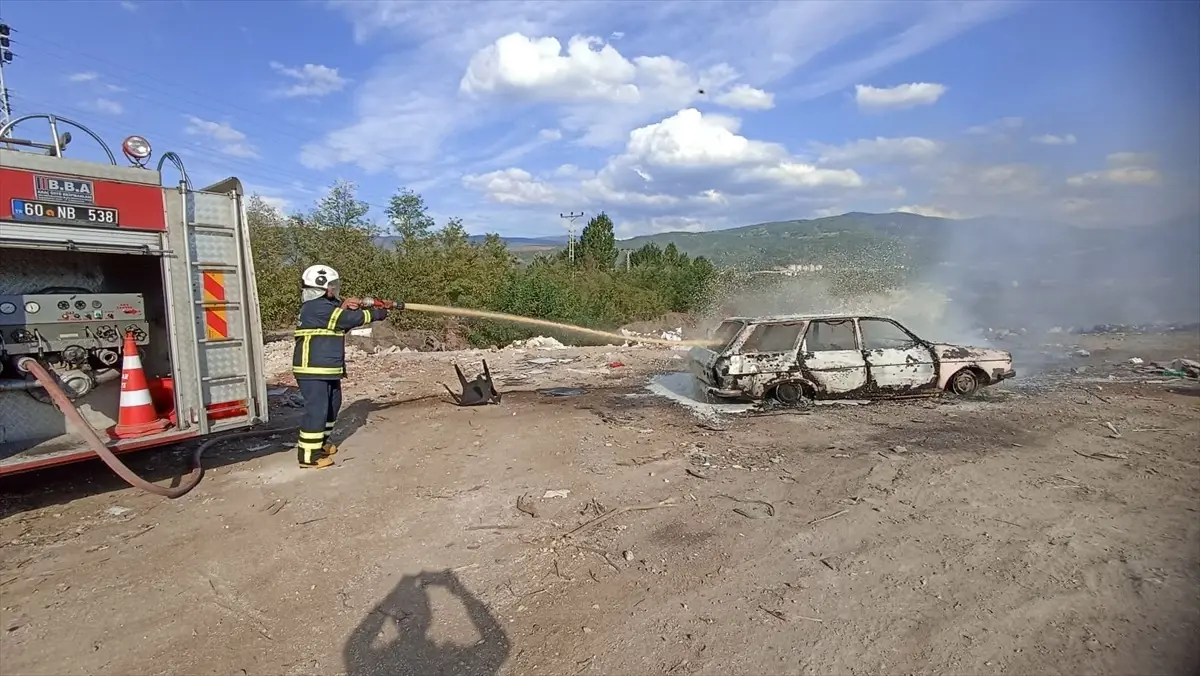 tokat niksarda bir otomobilde yangin cikti smiXFK1j