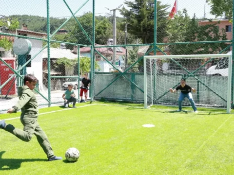 Bursa osmangazide bir hali saha hizmeti daha 44gh5cFY