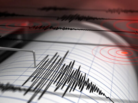 Son dakika canakkale aciklarinda deprem ZRRQVTq6